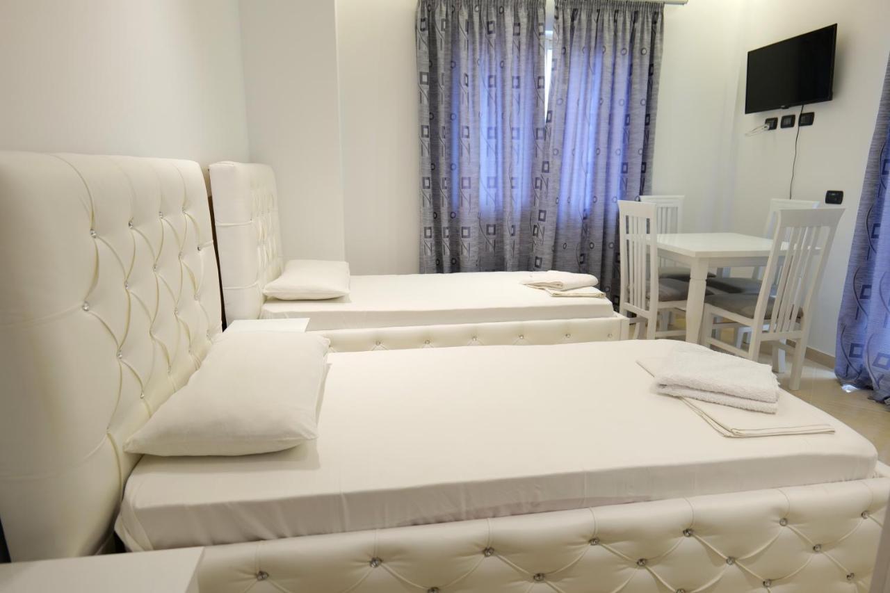 Hotel Dior Саранда Экстерьер фото